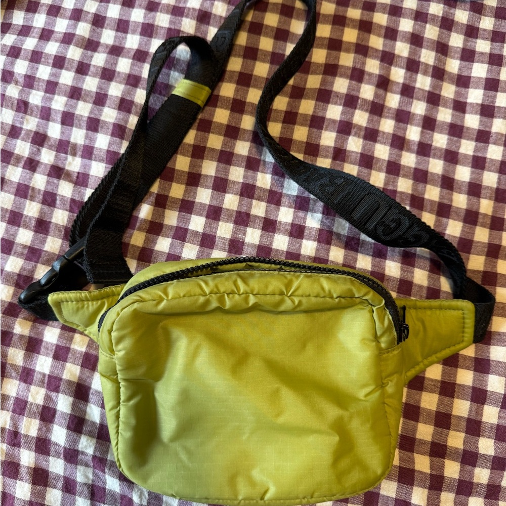 Baggu puffy fanny pack pistachio
